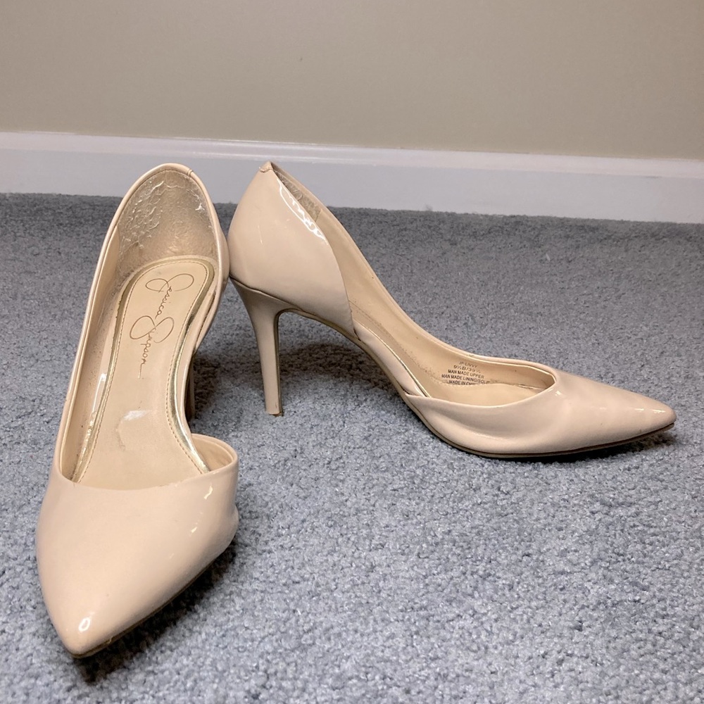 Nude Jessica Simpson Pumps
